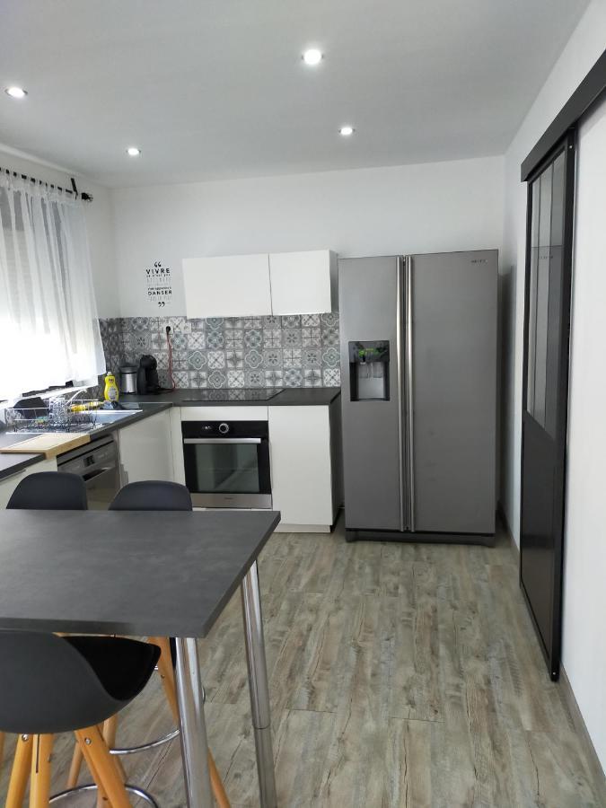 Logement Atypique Арл Екстериор снимка