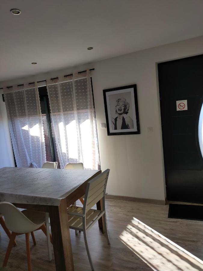 Logement Atypique Арл Екстериор снимка