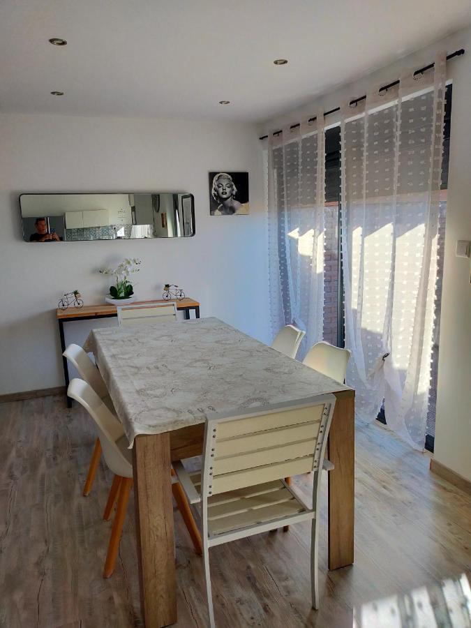 Logement Atypique Арл Екстериор снимка